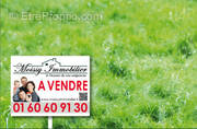 Terrain à MOISSY-CRAMAYEL