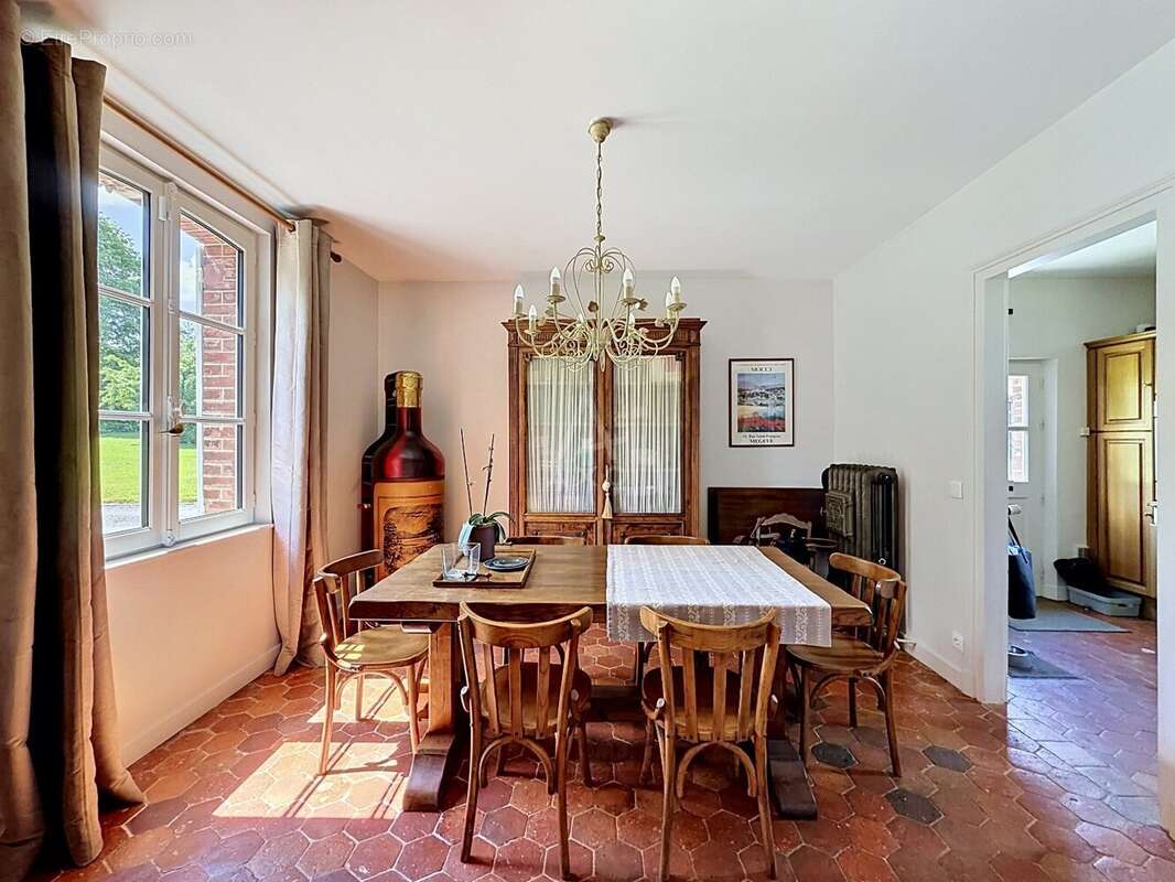Propriété normande rénovée avec gîte, dépendances et herbage - photo 4