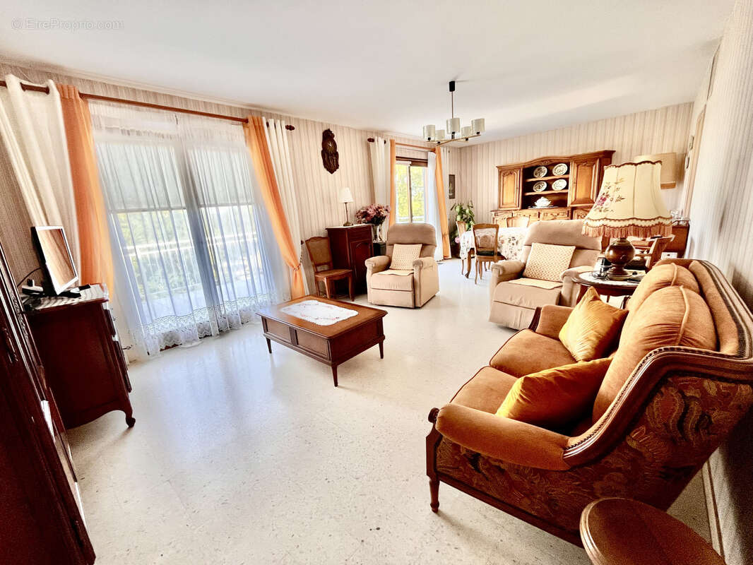 Maison à MONTREUIL-BELLAY