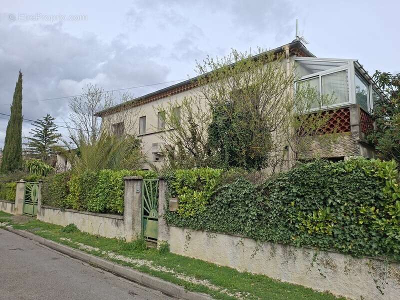 Maison à ROQUEMAURE