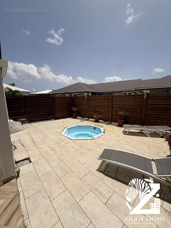 Maison 8 pièces 163 m² à vendre à Saint-Francois (97118) - photo 2