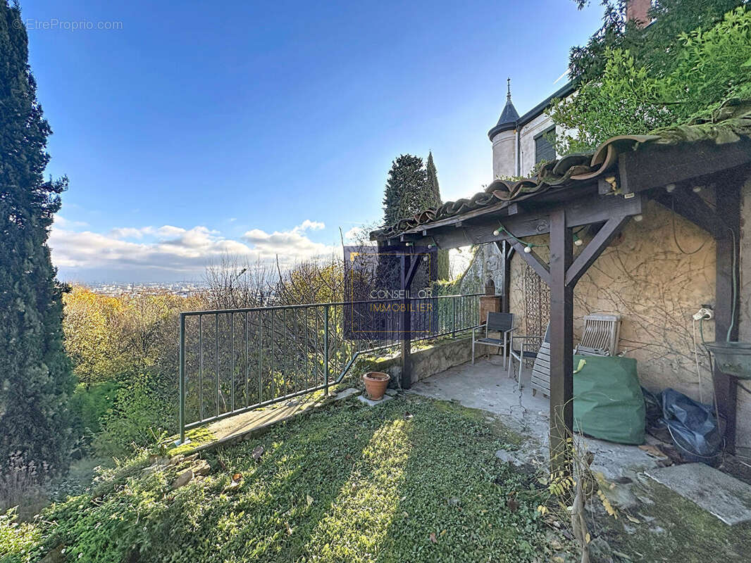 Appartement à LA MULATIERE