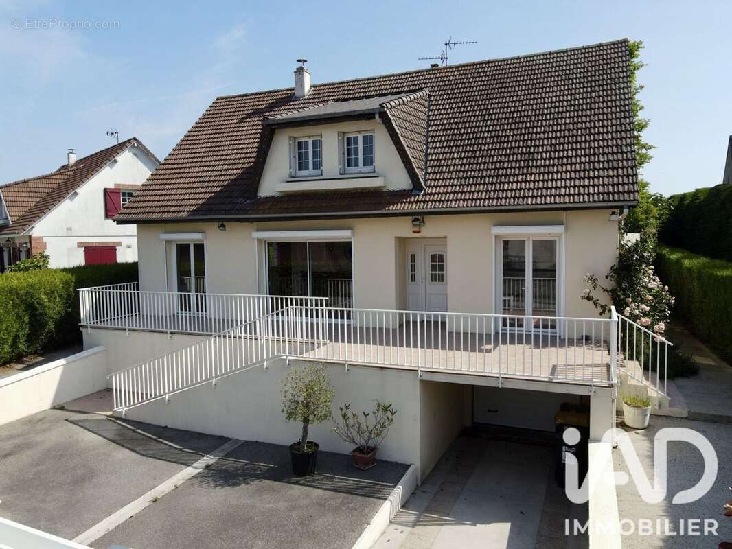 Photo 2 - Maison à GREGES