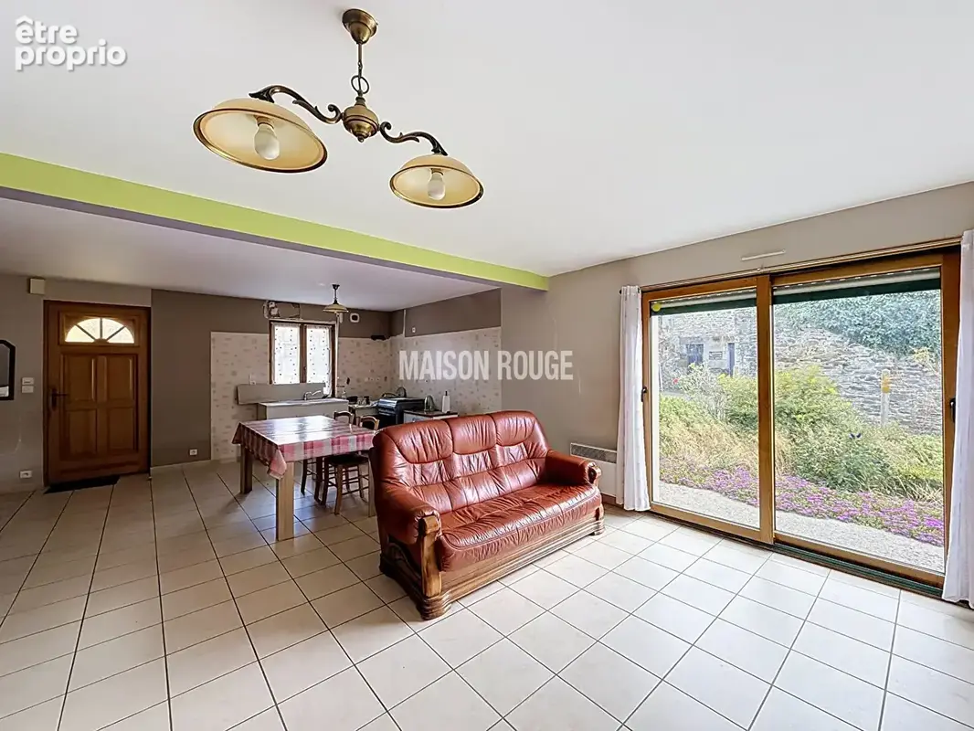 EPINIAC, Maison familiale avec quatre chambres, jardin et garage - photo 2