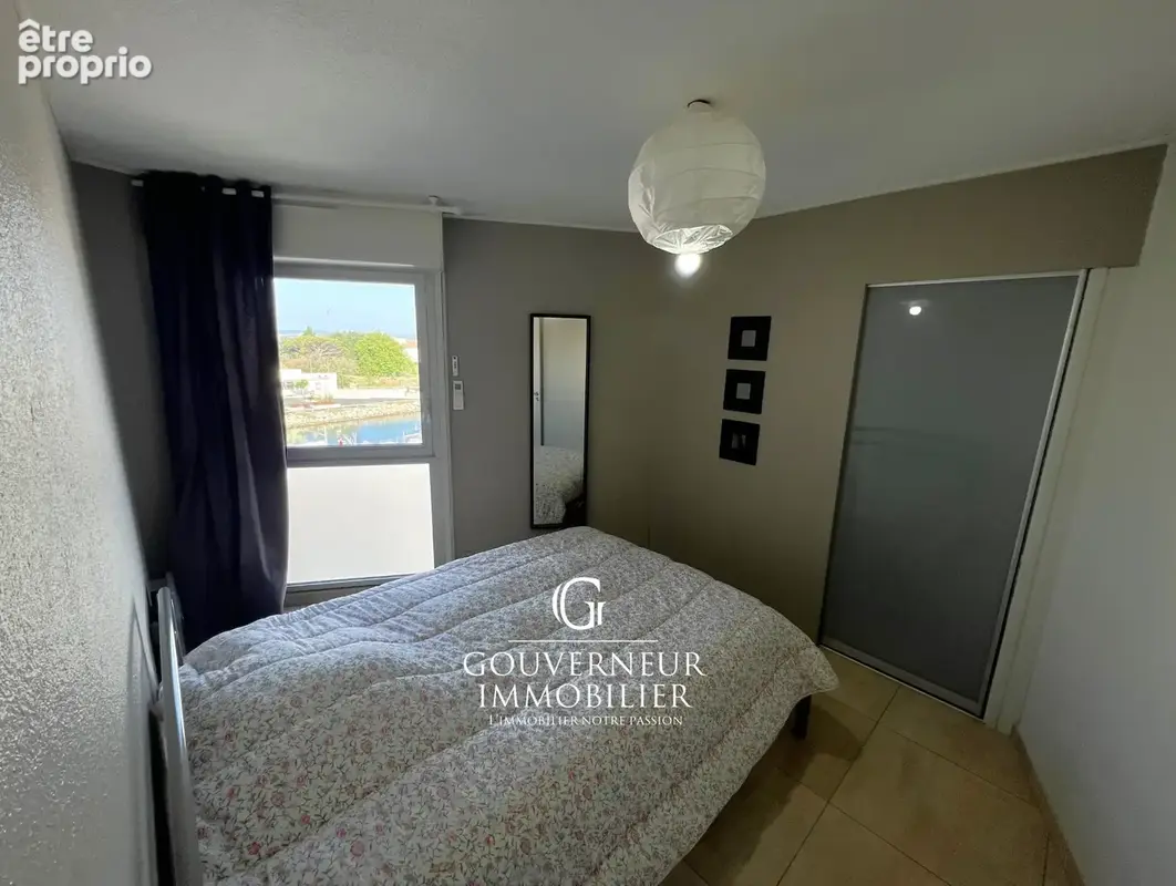 CARNON Magnifique T3 de standing en 1ère ligne vue mer et sur l'entrée du Port ! - photo 8