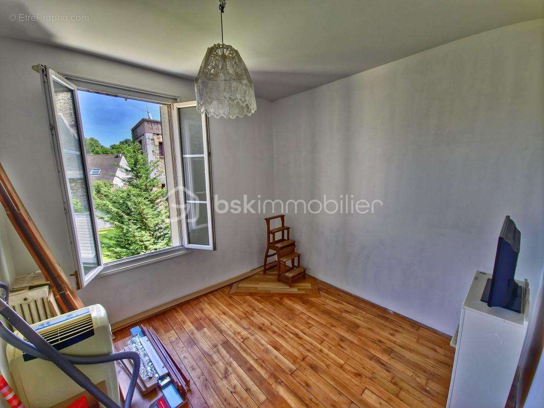 Maison Meulière à Villiers-sur-Marne : cachet, espace et luminosité _ Vidéo de présentation disponible - photo 19