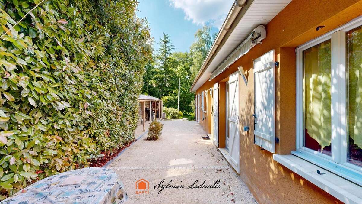 Photo 9 - Maison à LACROPTE