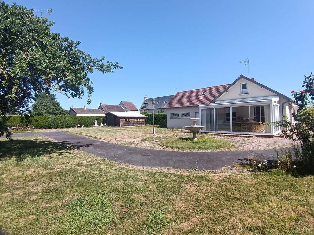 Maison à MEZIDON-CANON