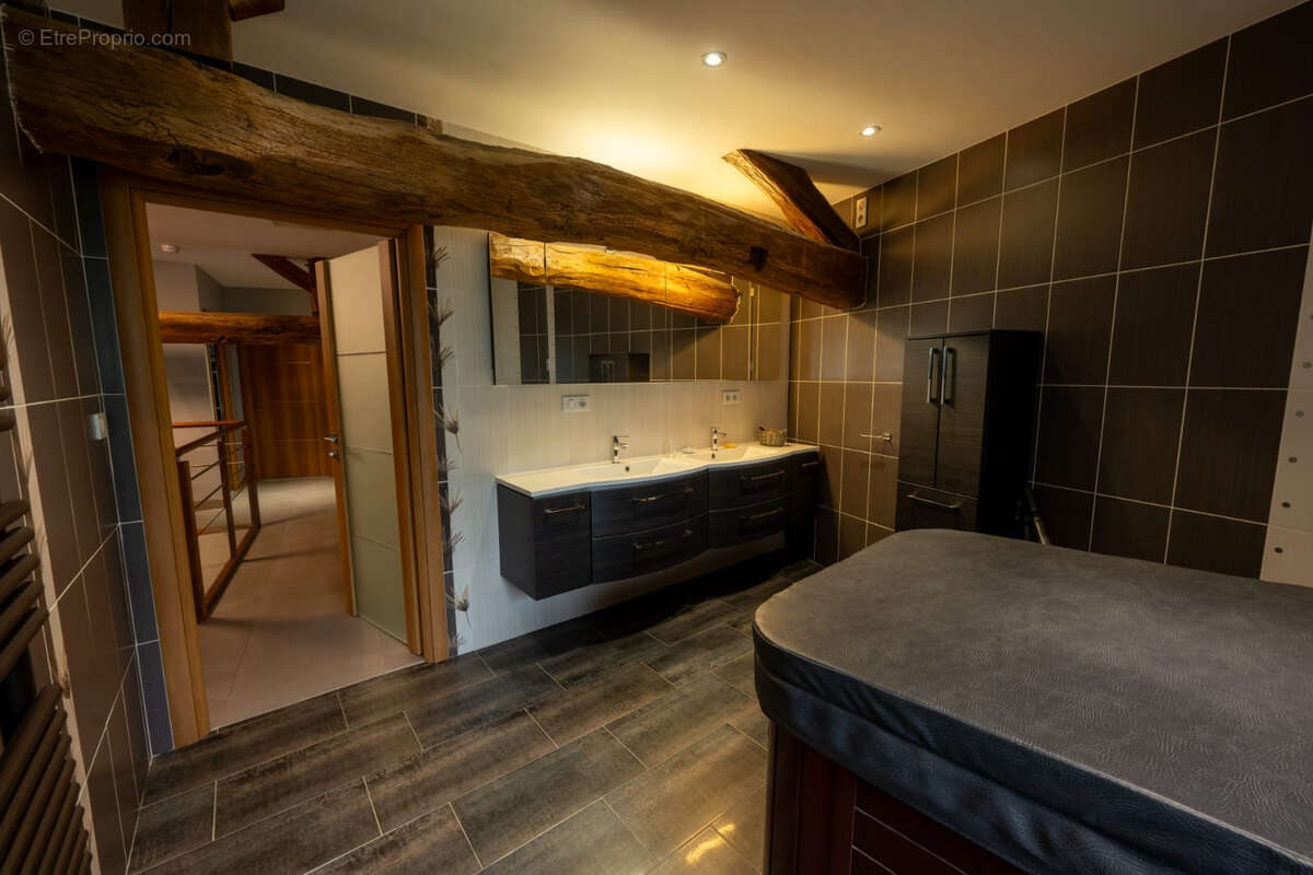 Maison à SAINT-DENIS-EN-BUGEY