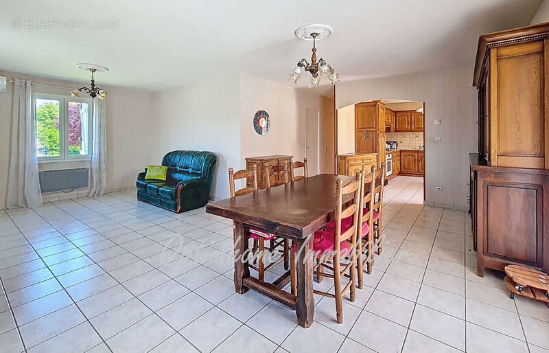 Maison à MONTAIGU-DE-QUERCY