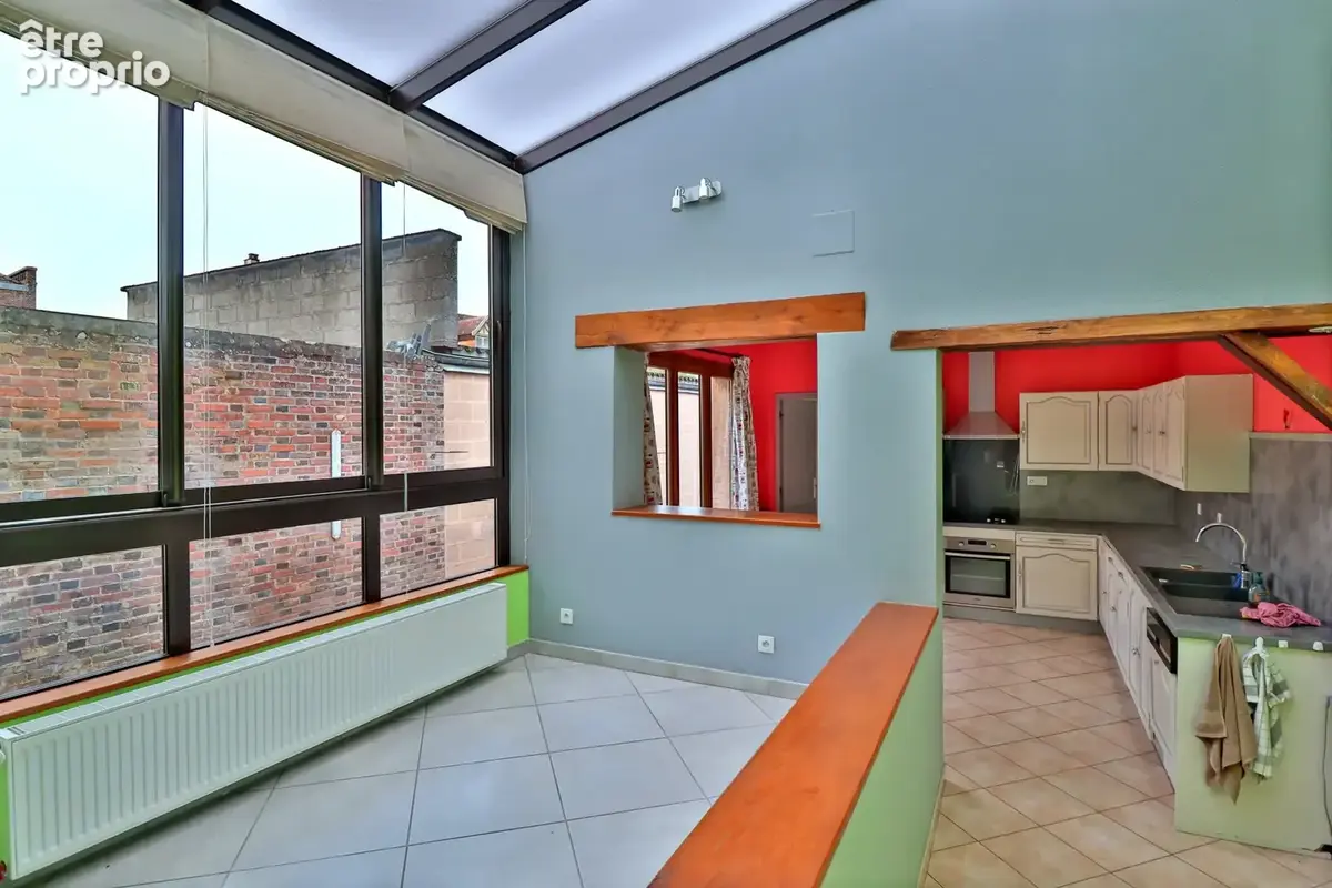 Maison pleine de charme en pierre   222 m2 de confort et de lumière dans un cadre paisible - photo 2