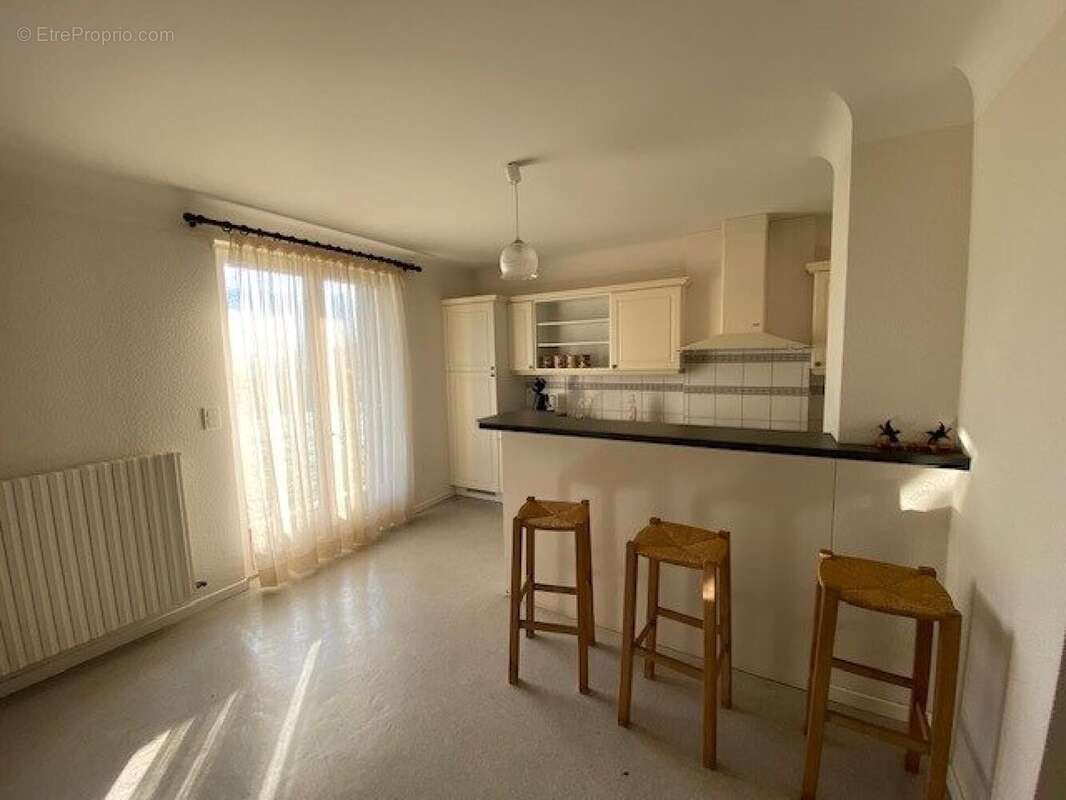 Maison 137 m² à Villefranche-De-Rouergue  - photo 2