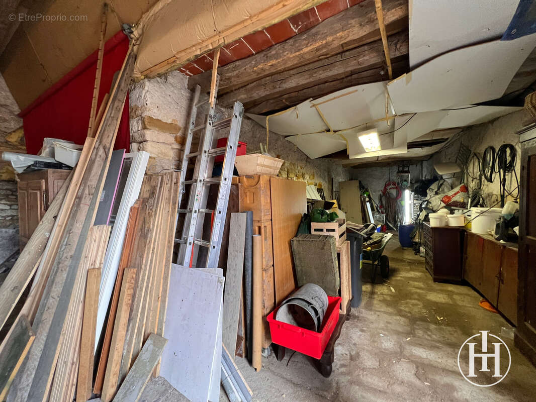 Parking à BRUERE-ALLICHAMPS