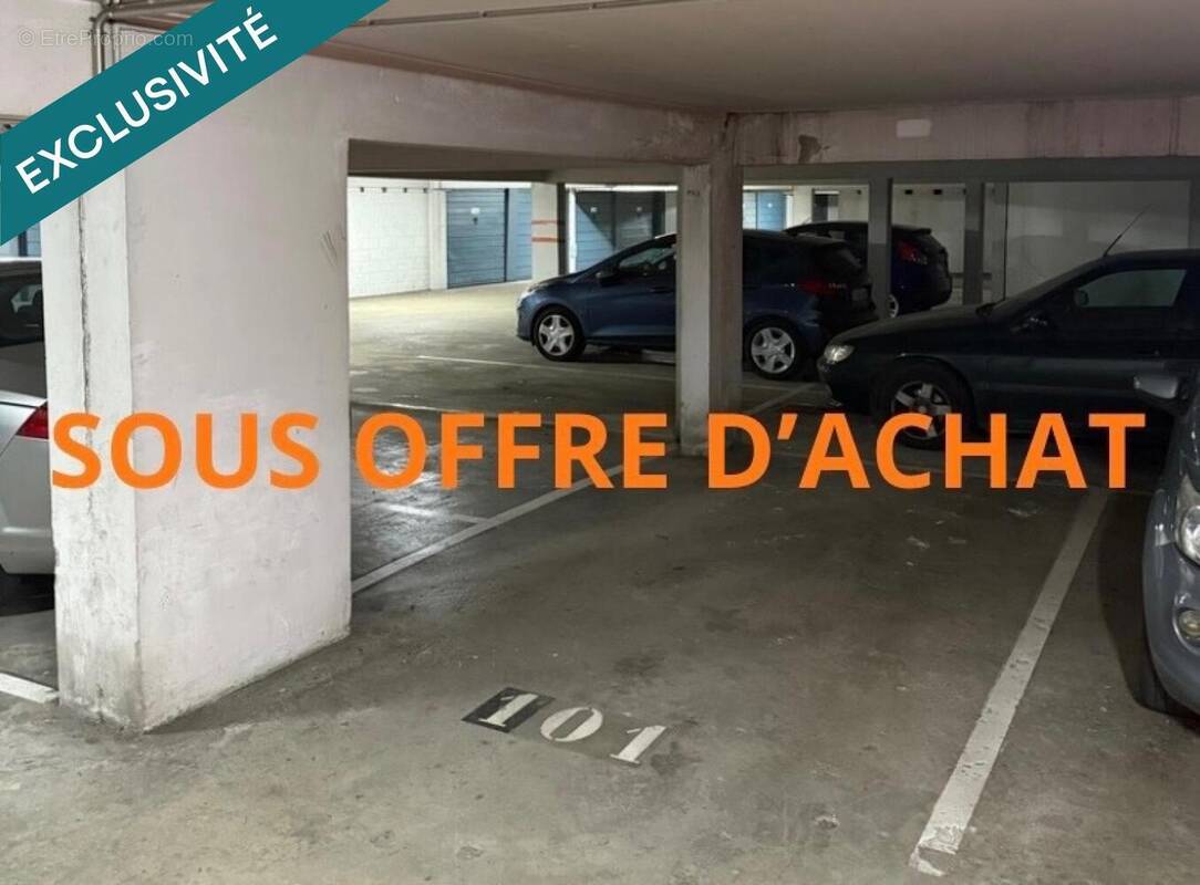 Photo 1 - Parking à REIMS