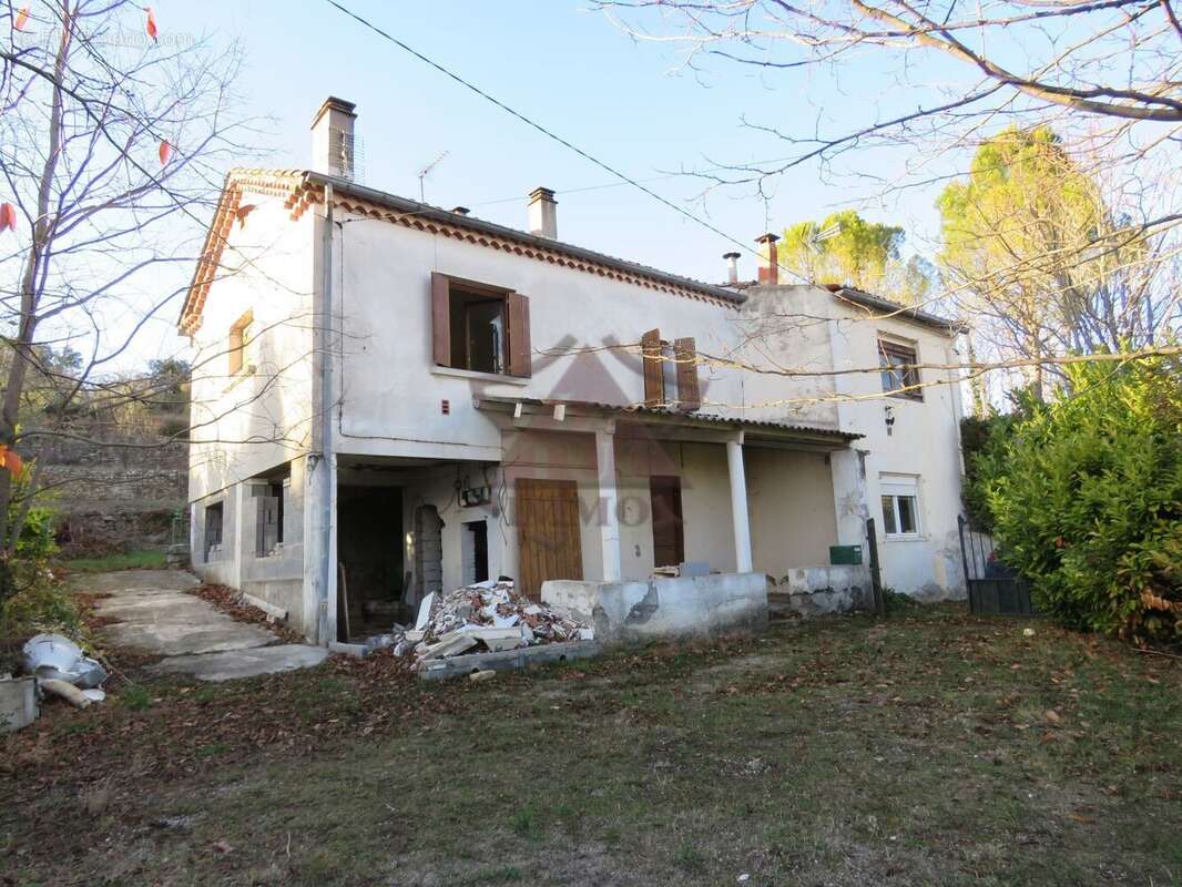 Maison a renover sur un grand terrain - photo 7
