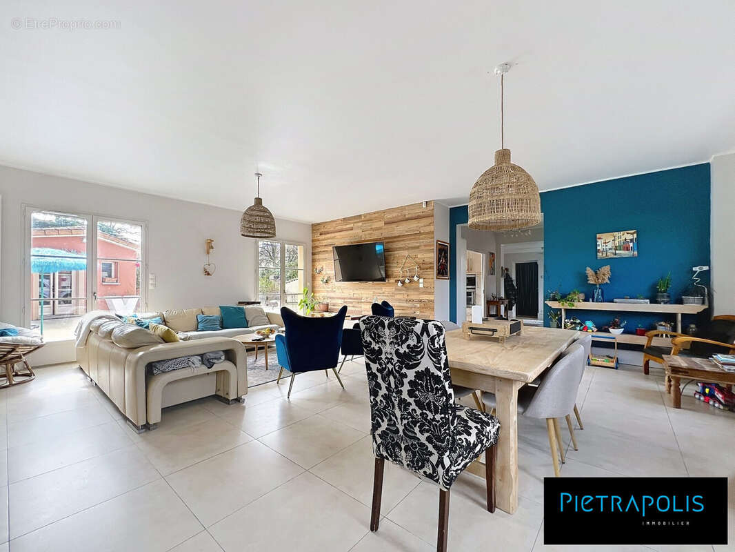 Maison 178 m² à Civrieux  - photo 5