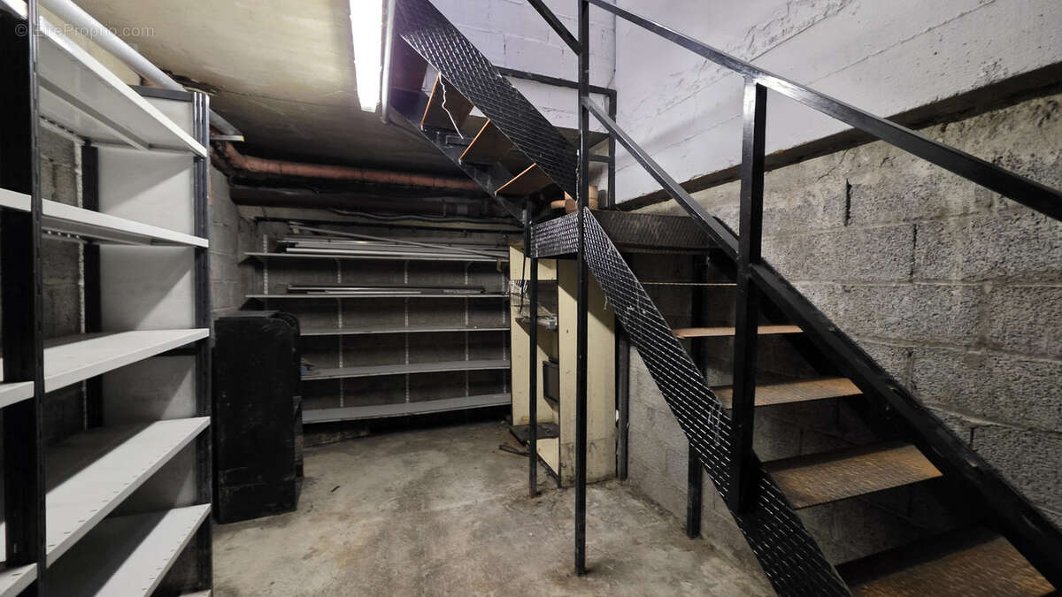 Commerce à SAINT-PRIEST