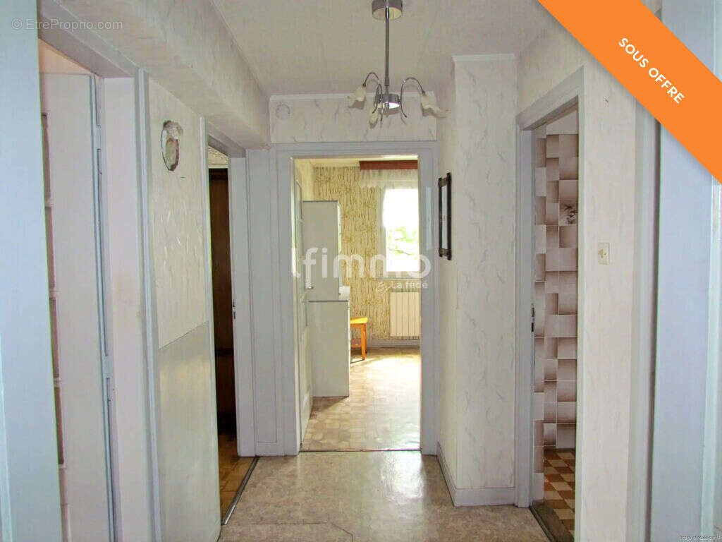 Maison avec une dépendance, sur 7 ares - photo 10