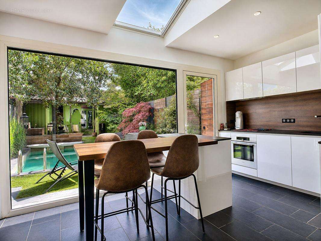 Vente Maison 168m2 BORDEAUX (33800) - photo 2