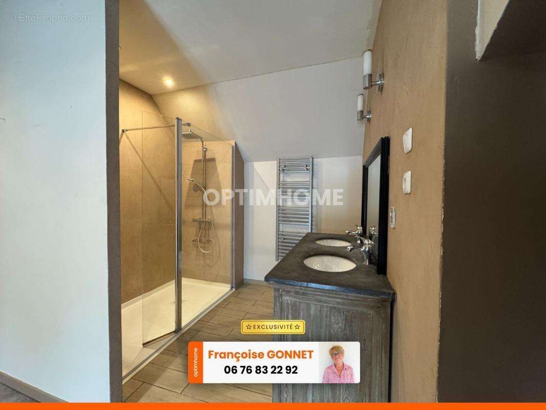 LONGERE de 215 m² - 6 pièces - 4 chambres - Piscine - 275 000 € - LAPAN - photo 15