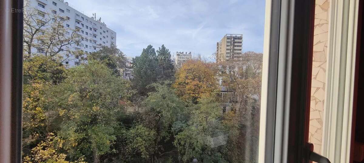 Appartement à PARIS-20E