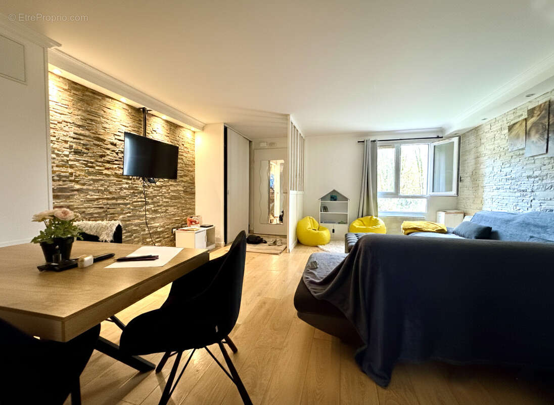 Appartement à MAGNY-LE-HONGRE