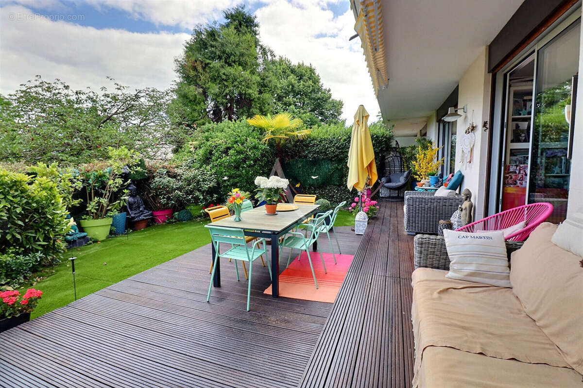 Appartement à LE MESNIL-LE-ROI