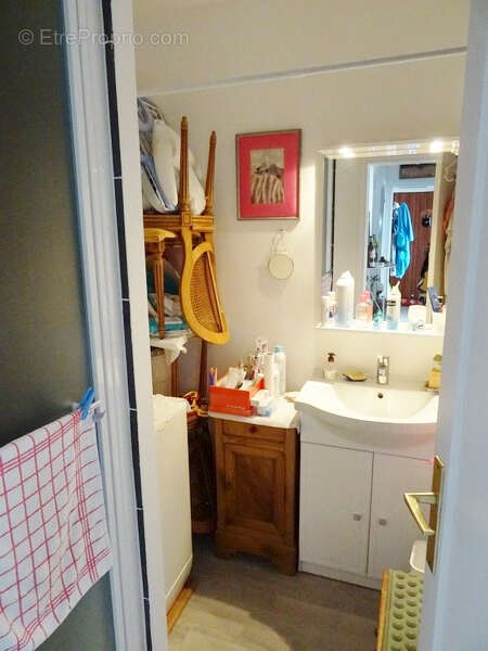 VANNES CENTRE VILLE : Appartement T2 de 43 m² - Port à Pied - Parking + Cave - photo 4