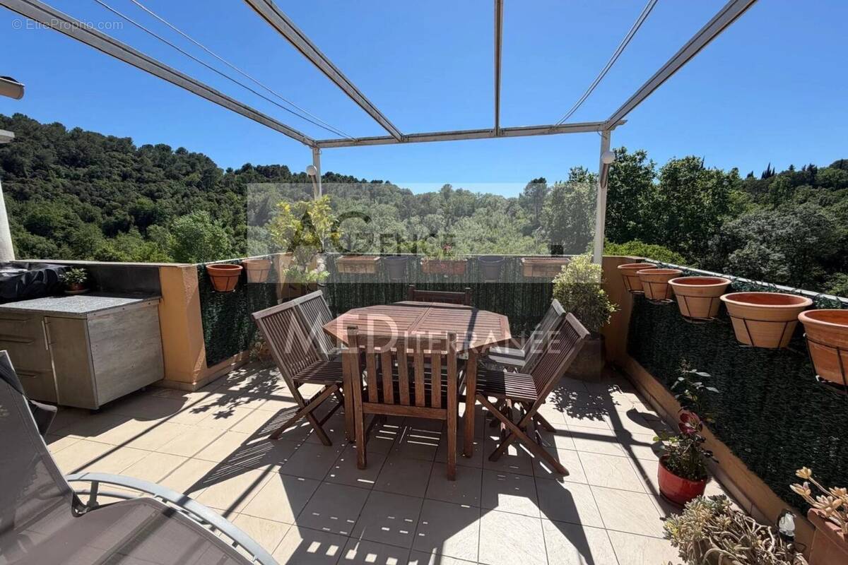 Appartement à VALBONNE