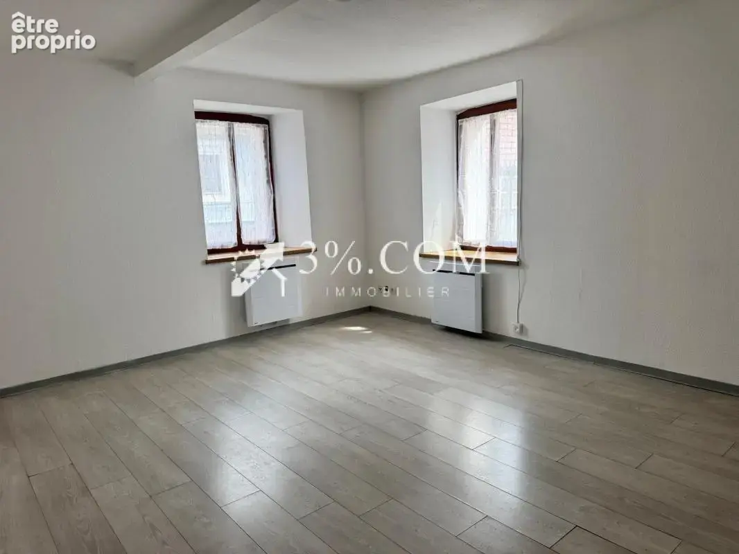 3%COM Appartement F5 en triplex avec cave - photo 9