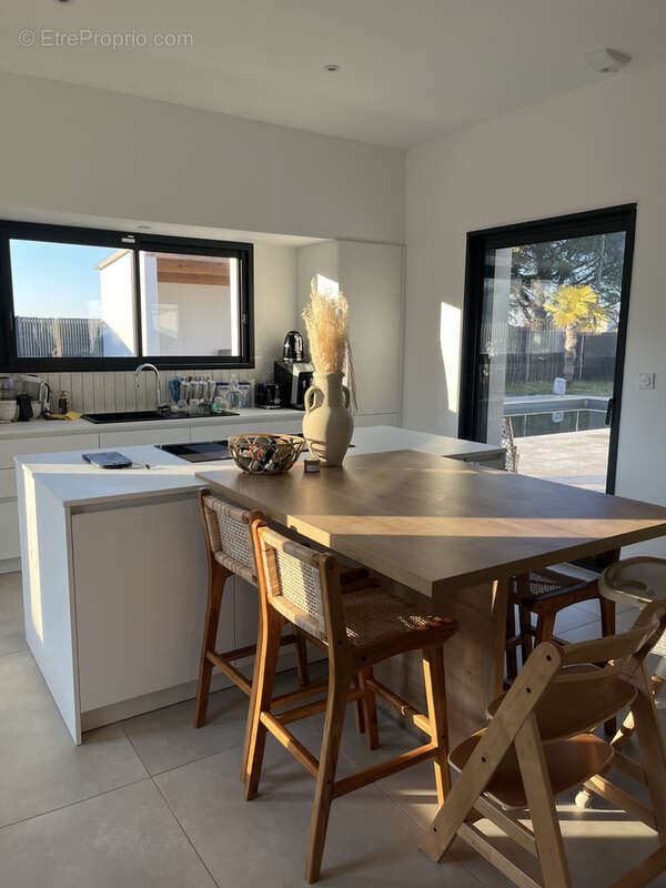 Maison à SAINTE-COLOMBE-EN-BRUILHOIS