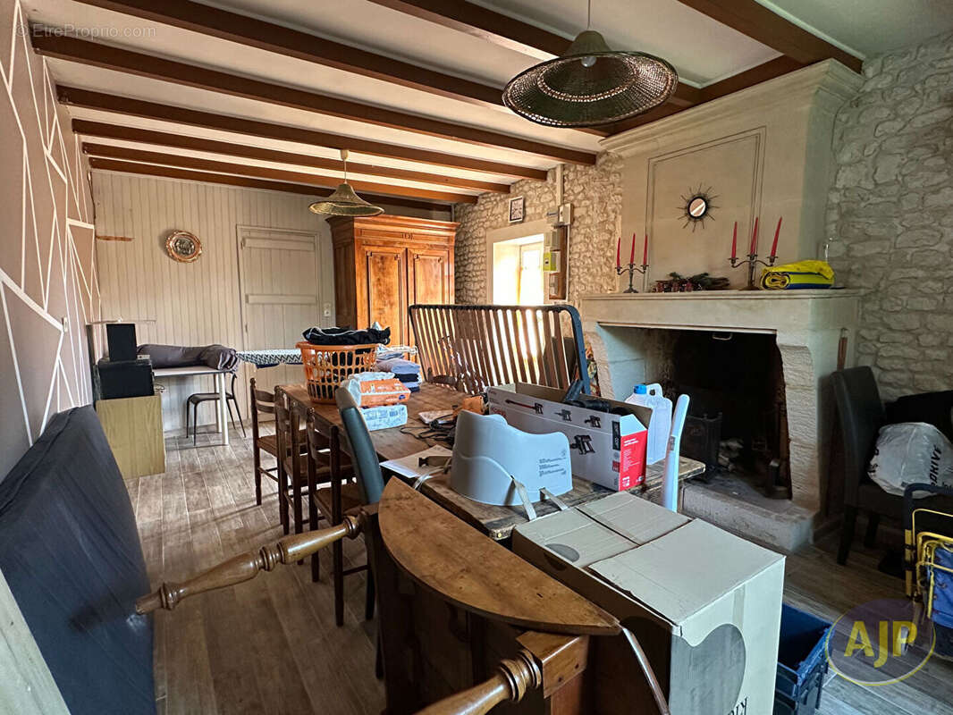 Maison charentaise de 185 m². - photo 8