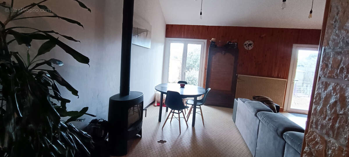 Maison à AZILLE