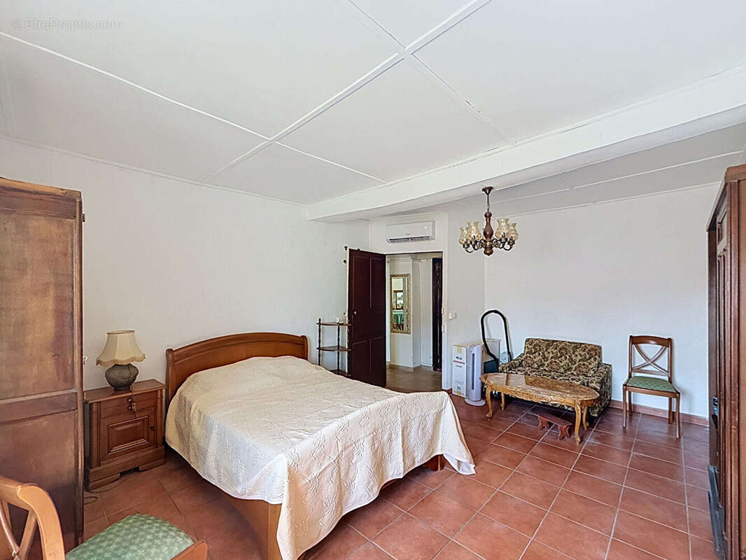 A vendre ! Appartement T4 de 118 m² au coeur du centre historique d'Ajaccio - photo 8