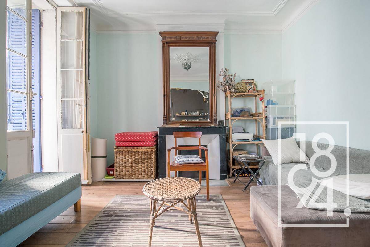 Appartement à MARSEILLE-1E