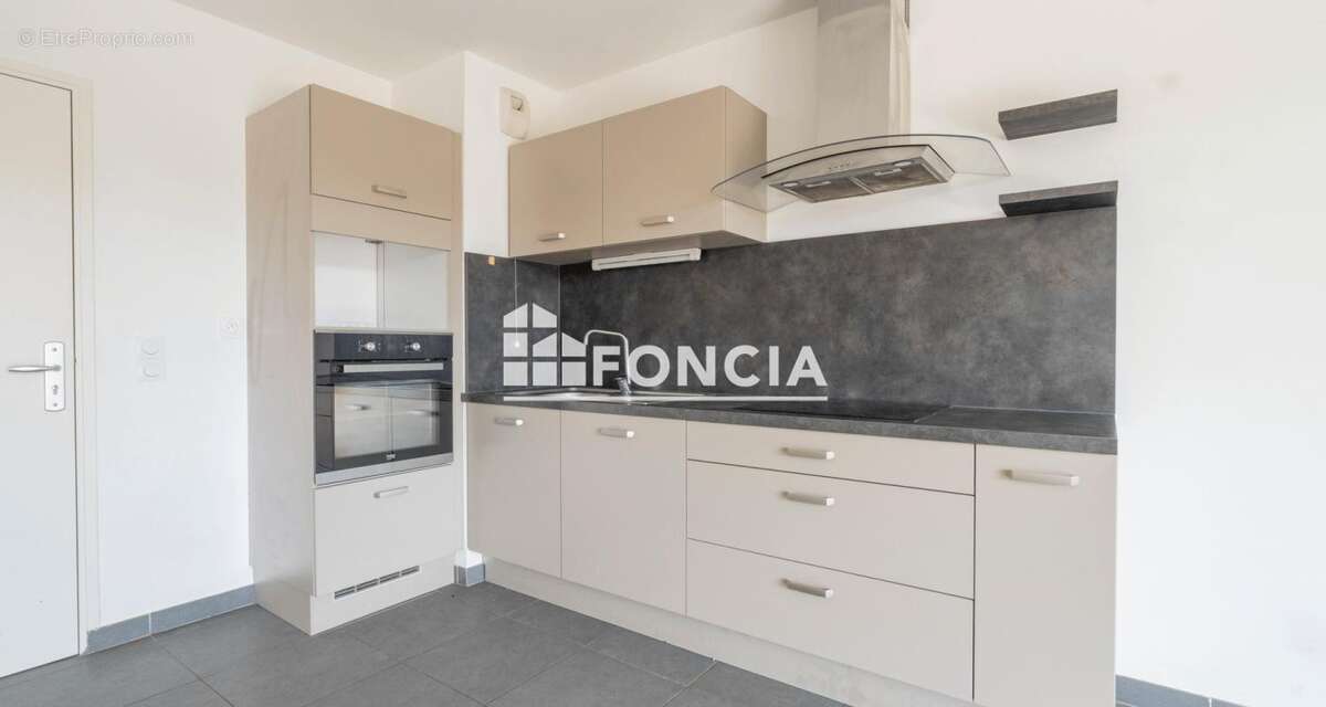 Appartement à MARSEILLE-4E