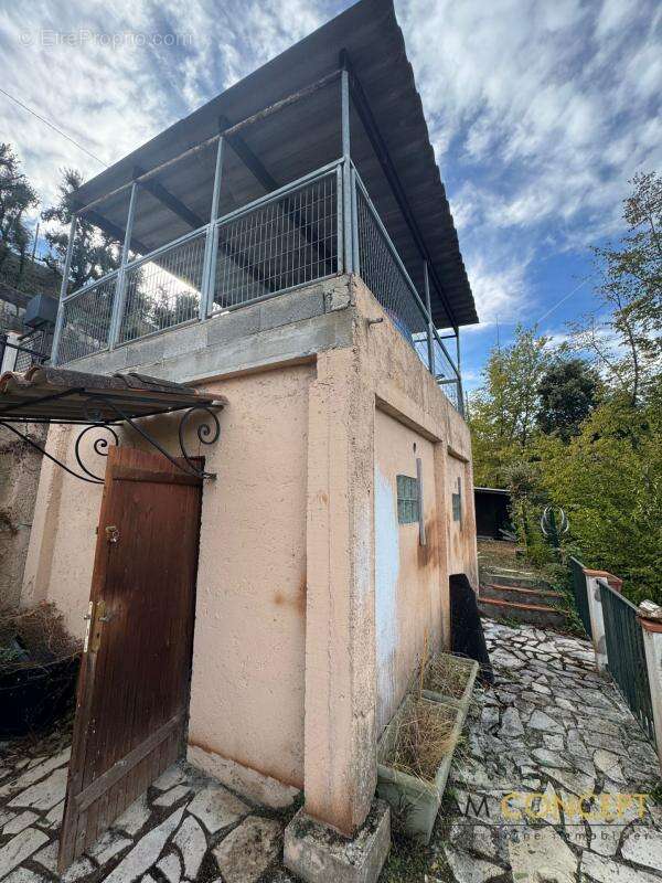 Maison à BERRE-LES-ALPES