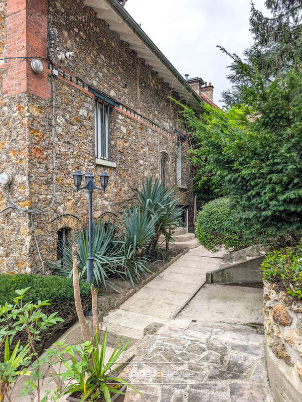 Appartement à SEVRES