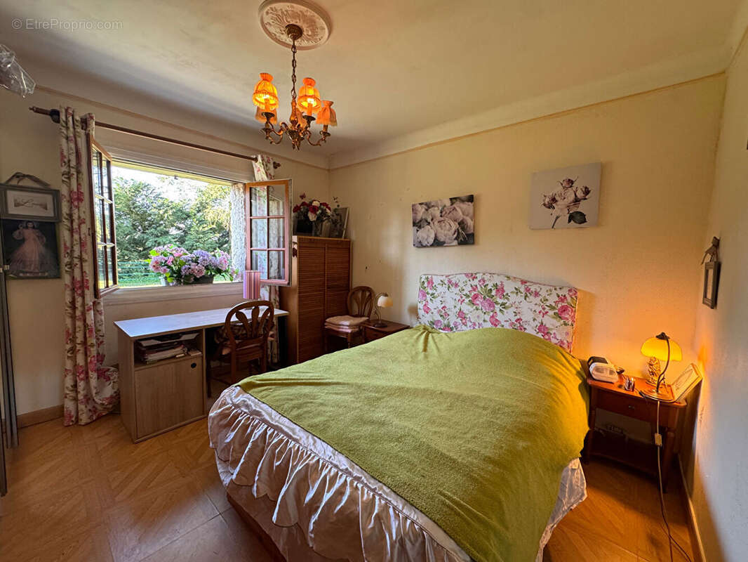 Maison à LASSAY-SUR-CROISNE