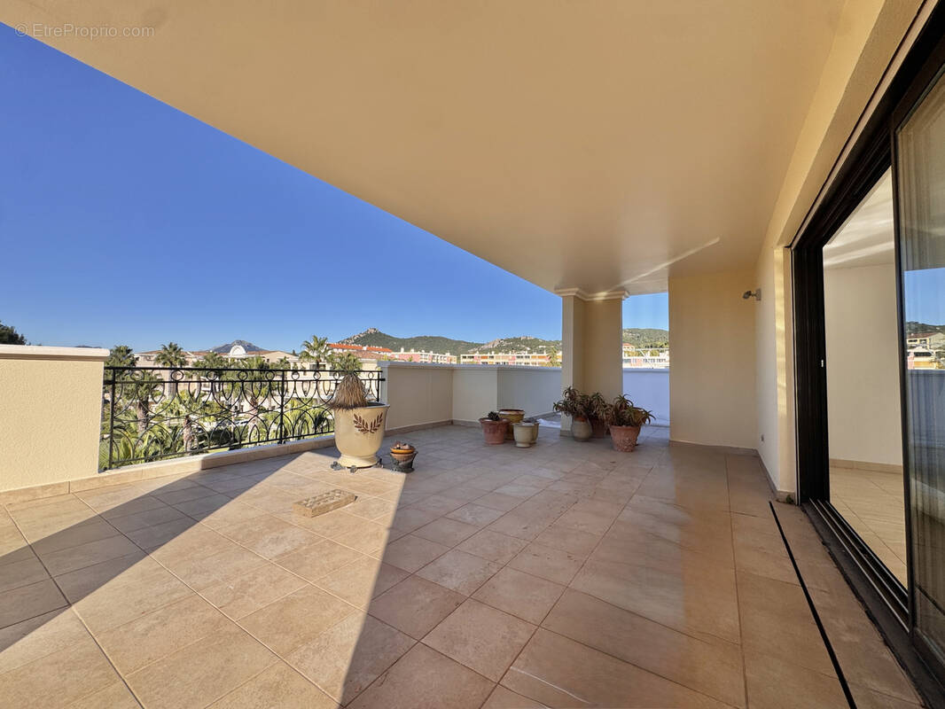 Appartement à HYERES