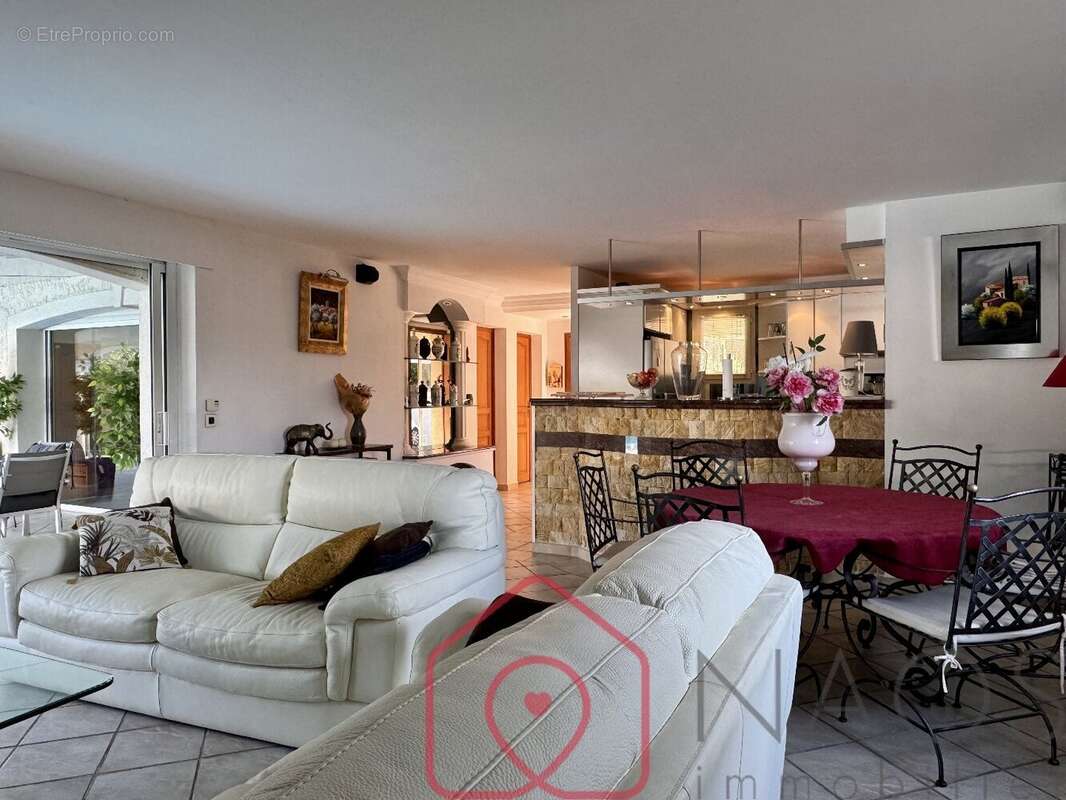 Maison à PUGET-SUR-ARGENS