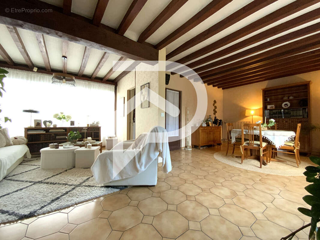 Maison à OZOIR-LA-FERRIERE