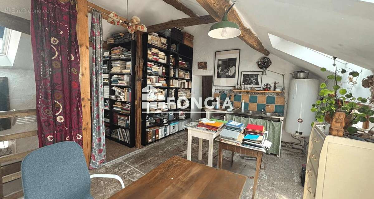 Maison de caractère en pierre avec jardin clos, studio indépendant et dépendances : un lieu de vie authentique aux multiples pos - photo 8