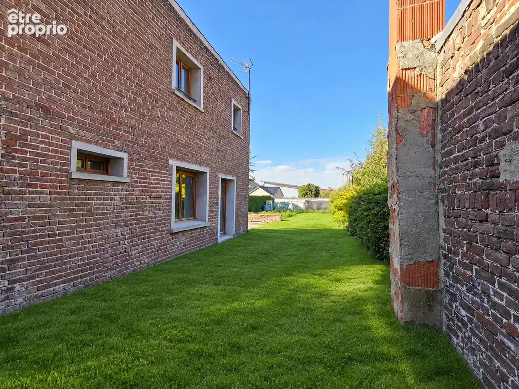 Immeuble de rapport, 5 lots : 4 logements et 1 commerce, dont 2 déjà loués, rendement 14,5% travaux compris - photo 2