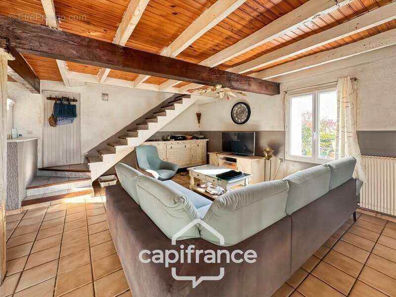 Maison à BOUGE-CHAMBALUD