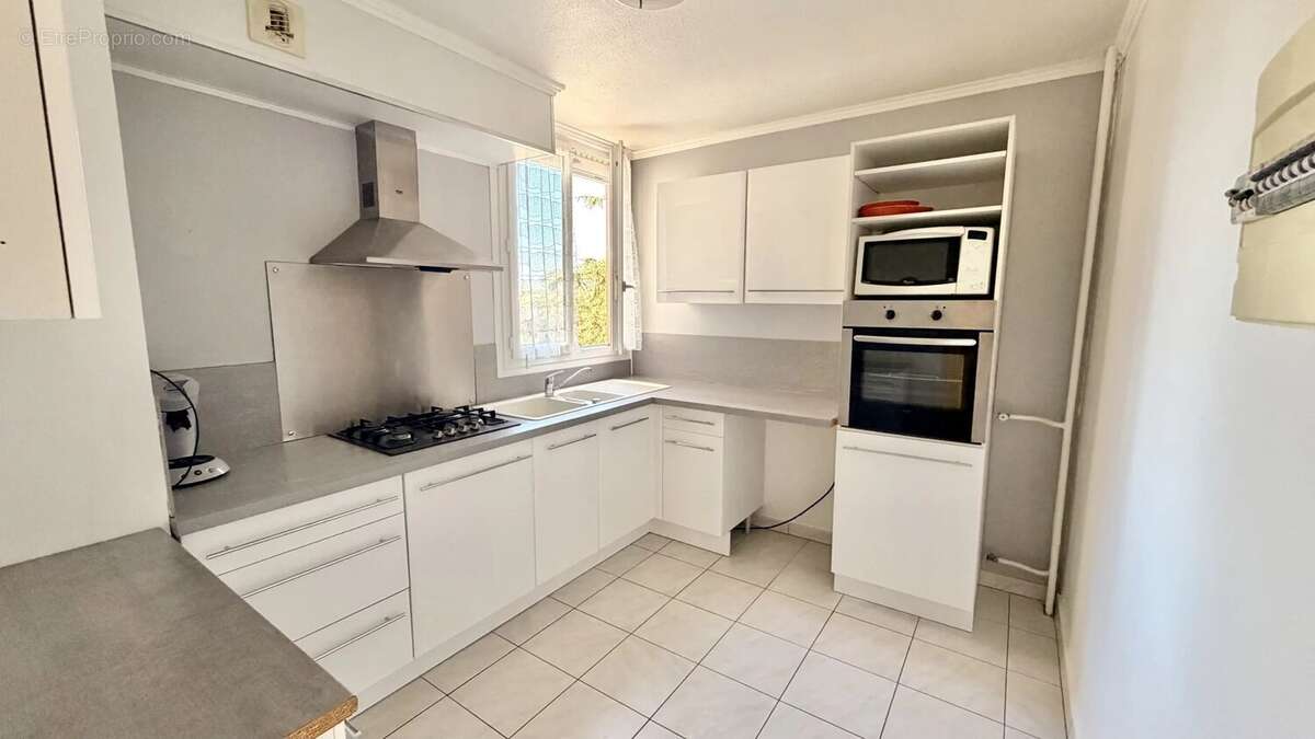 Appartement 80 m² à Vitrolles  - photo 2