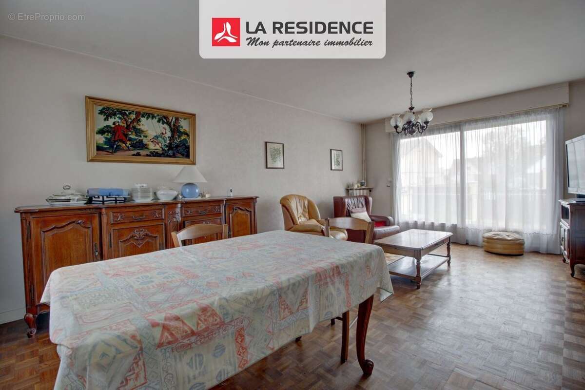 Maison à SAINT-ETIENNE-DU-ROUVRAY