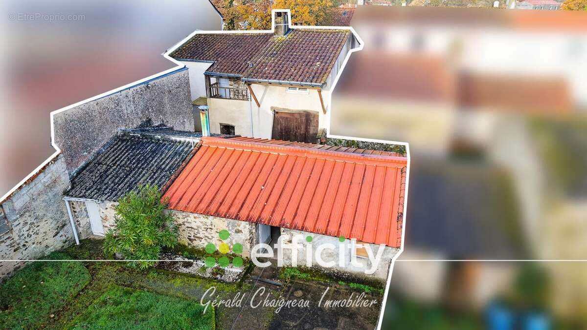 Maison à SAINT-COLOMBAN