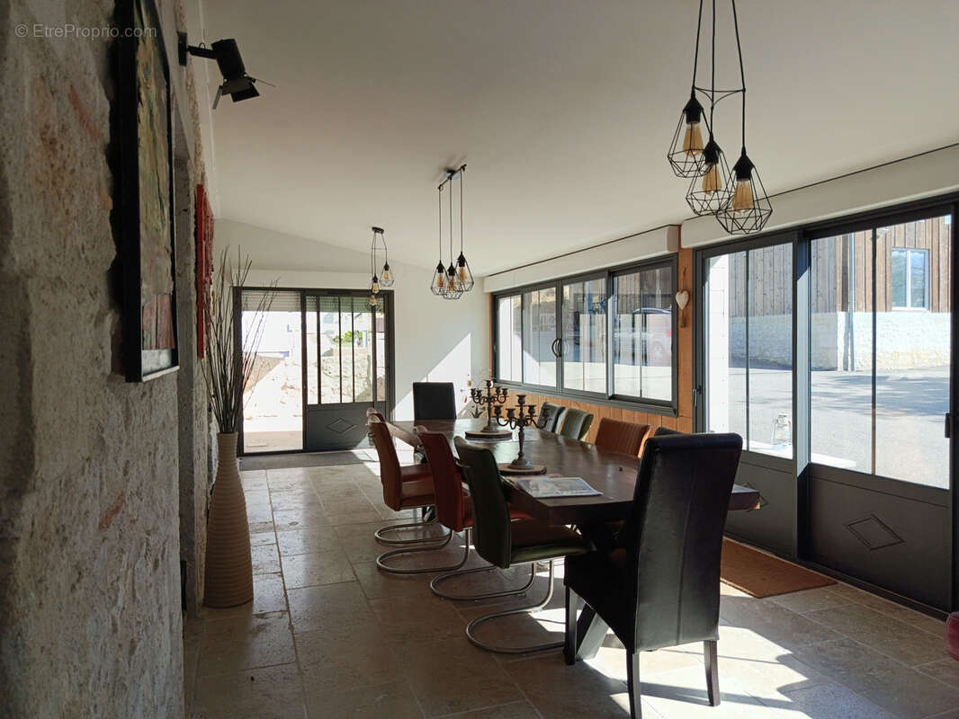 Maison à SAINTE-COLOMBE-EN-BRUILHOIS