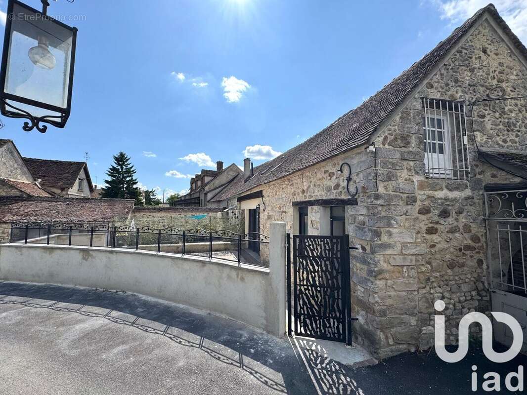Photo 2 - Maison à VILLEMARECHAL